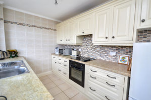 Kitchen- click for photo gallery
